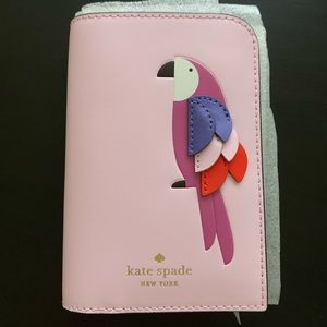Kate Spade FLOCK PARTY PARROT PASSPORT 🧳